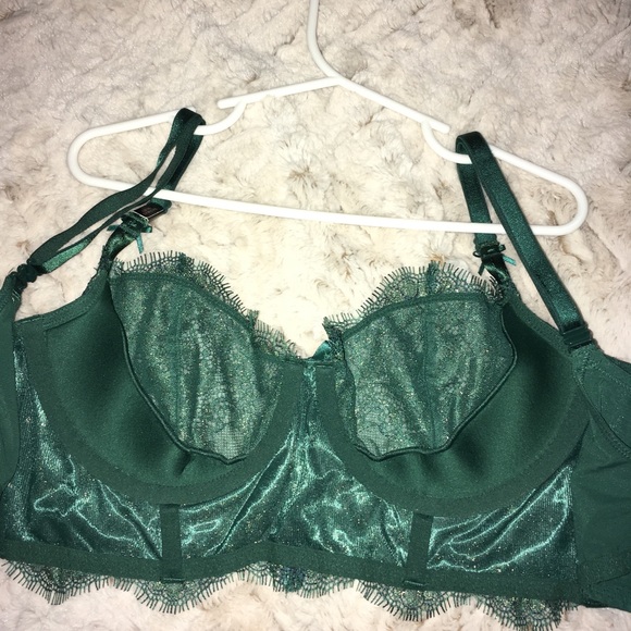 Victoria’s Secret Push Up without Padding Bra - Picture 5 of 6